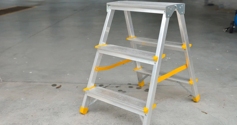 Plataforma de trabajo plegable de aluminio