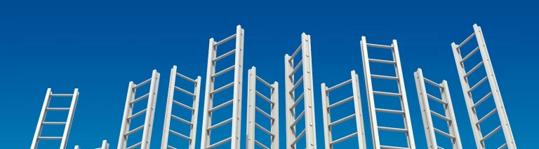 Escaleras de mano de aluminio de distintas alturas