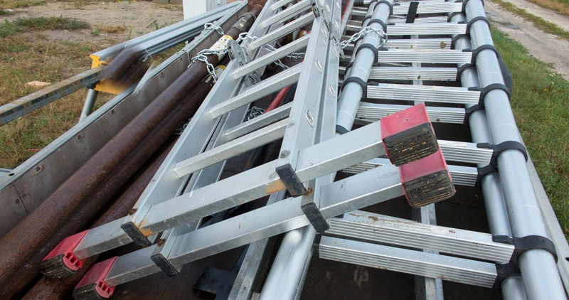 Escalera telescópica de aluminio extendida